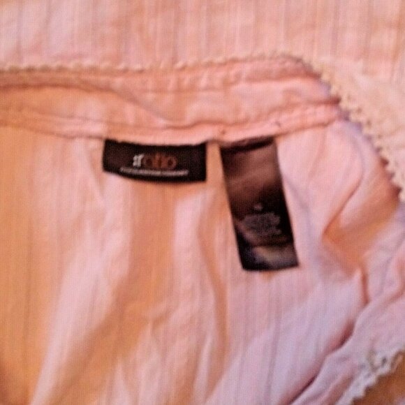 Ratio Blouse Pink Women Size 10 Button Up  Eyelet Trim Pleated - Picture 6 of 7